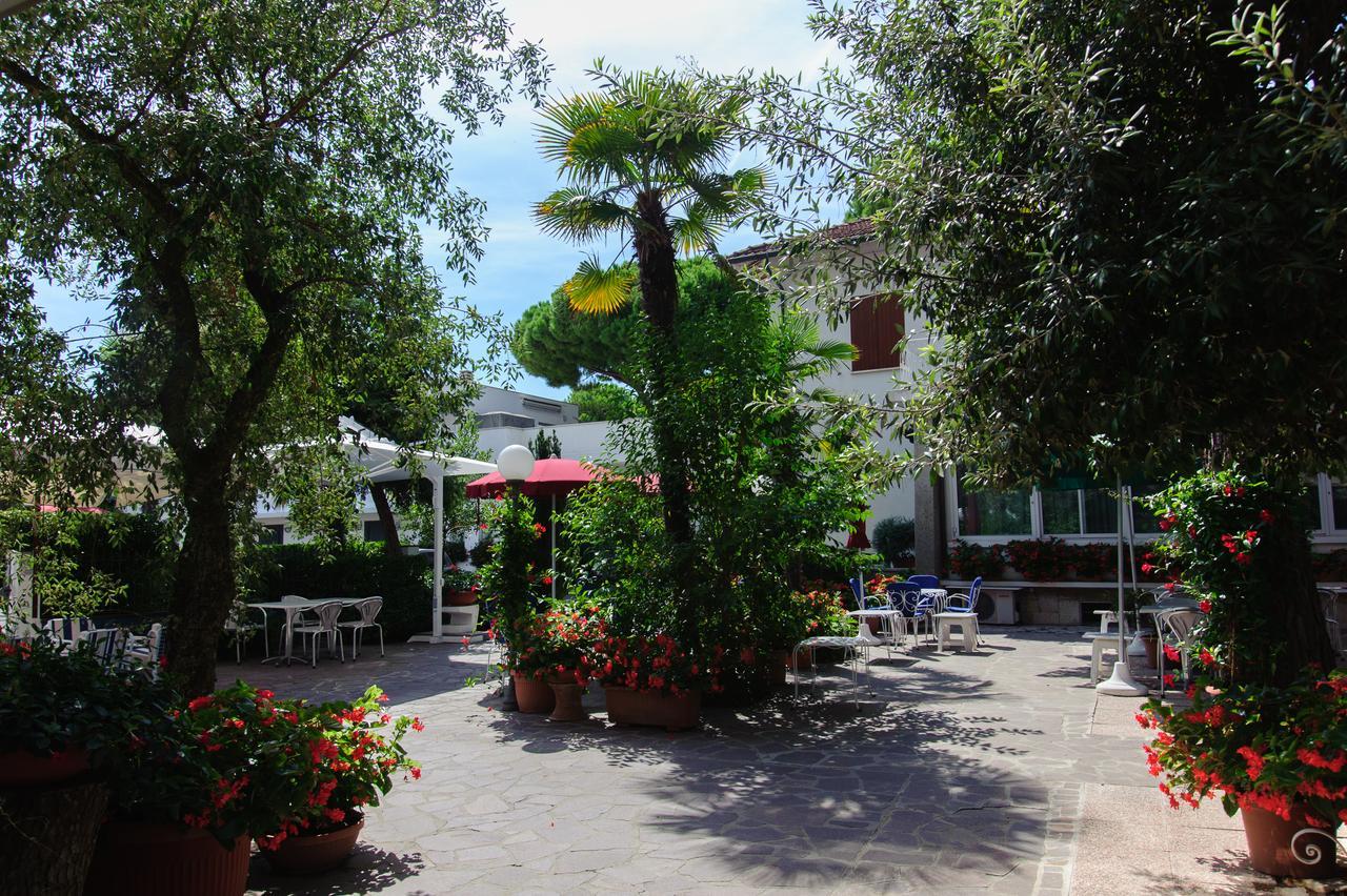 Hotel Nautic B&B Bellaria-Igea Marina Eksteriør billede